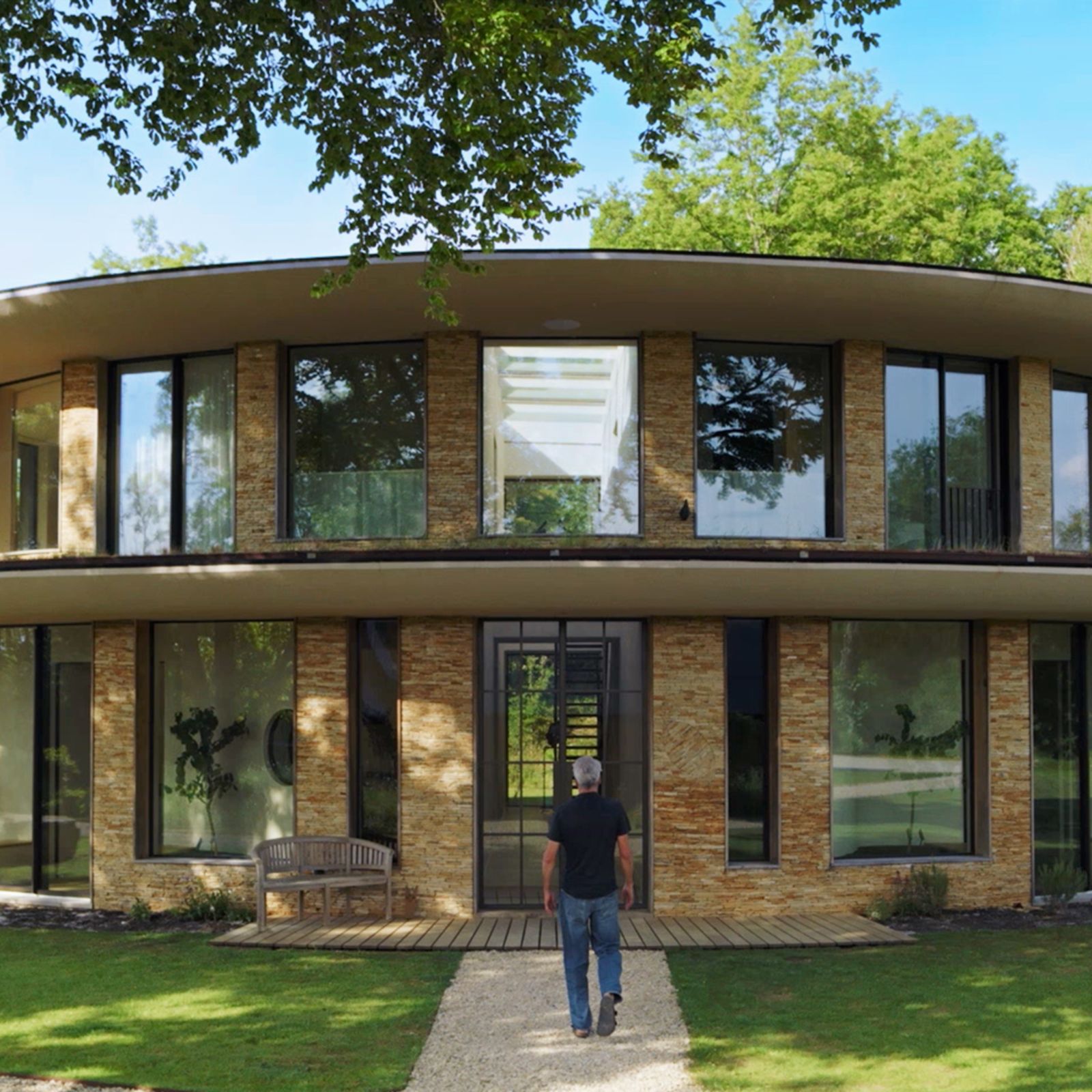 Inside a leaf-shaped house tucked away in the Cotswold countryside